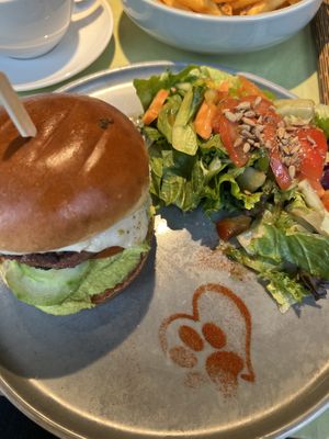 Burger  at Katzentempel - München in Munich