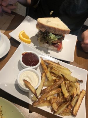 burger and fries  at Katzentempel - München in Munich