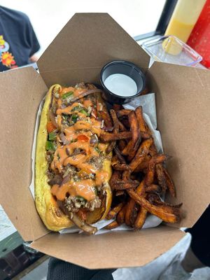 Phillycheese & sweet potato fries #Veganuary at ON THE RUN Vegan in Miami