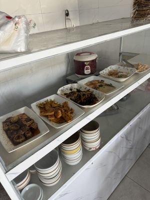 Pre-made options  at Quan Chay Sáu Thu in Da Nang