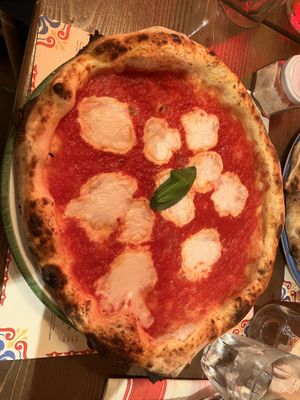 Pizza vegan Mozzarella   at Pizzium in Bolzano