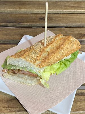 Thaiwarma sandwich. 👍 at Santoni - When food is the solution in Barcelona