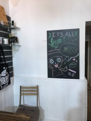 Inside at Santoni - When food is the solution in Barcelona