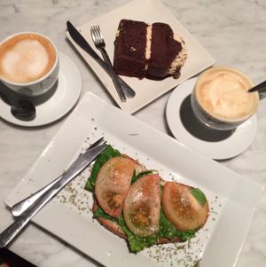 Toast with tahini and Mokka cake at Santoni - When food is the solution in Barcelona