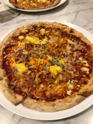 Pizza 4 quesos at Santoni - When food is the solution in Barcelona