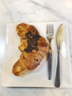 Chocolate Croissant at Santoni - When food is the solution in Barcelona