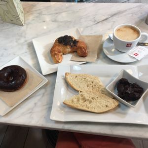 Breakfast  at Santoni - When food is the solution in Barcelona