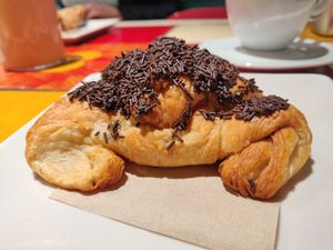 Chocolate croissant at Santoni - When food is the solution in Barcelona