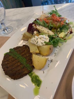 Bun-less burger  at Santoni - When food is the solution in Barcelona