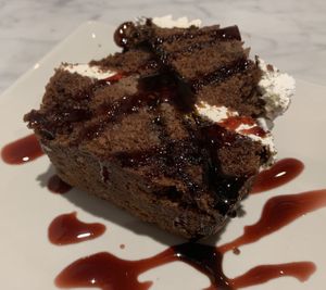 Chocolate cake at Santoni - When food is the solution in Barcelona