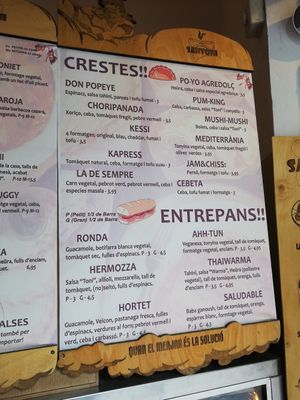 Vegan Sandwiches and whatever you call crestes in english at Santoni - When food is the solution in Barcelona