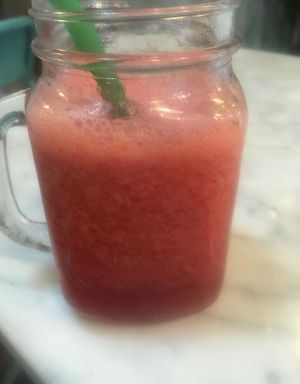 Lovely juices made fresh 🌿 at Santoni - When food is the solution in Barcelona