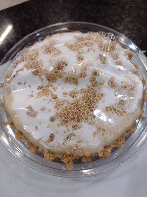 Tortinha veg de limão siciliano #Veganuary at Cahon in Sorocaba