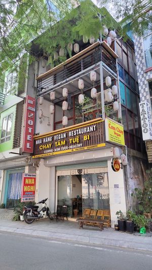 Front of the restaurant at Tam Tue Bi in Hanoi