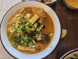 Bánh canh Huế styled thick tapioca noodles at Tam Tue Bi in Hanoi