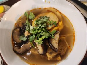 Bánh canh Huế at Tam Tue Bi in Hanoi