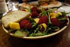 Insalata di Falafolo (vegan) at L'Osteria in Saarbrucken