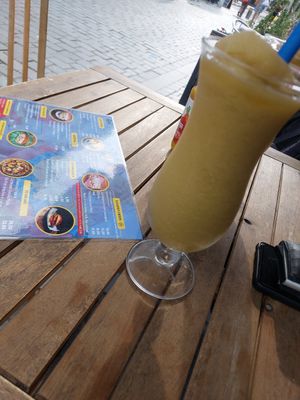 Lulo smoothie. Smoothies are based on water not milk at Taste of Home in Nijmegen