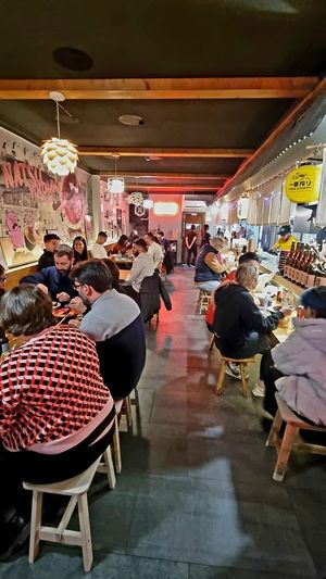 Cozy atmosphere inside at Natsu Ramen in Alicante