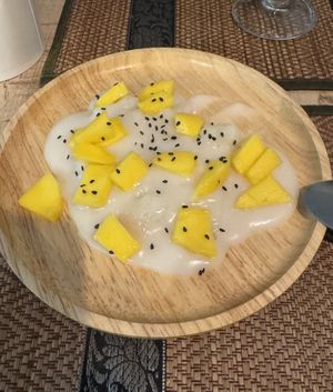 Sticky Rice with Mangoo  at Mr Olive Le Restaurant Thaïlandais in Saint-nazaire