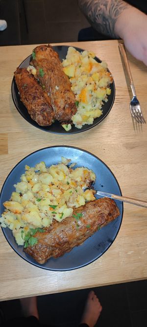 Hurka hagymás törtburgonyával at Húshagyó Futár in Eger