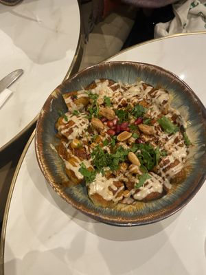 l‘amour de la famille bowl (there’s vegetables on the side)  at Veggie Lovers  in Paris