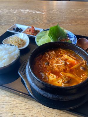 Vegan Korean Yachego every Wednesday and Thursday from 11:30 to 14:30 at Communita Cafe in Tokyo