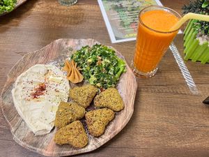 Menu 3, orange+carrot juice   at Falafel Köy in Istanbul