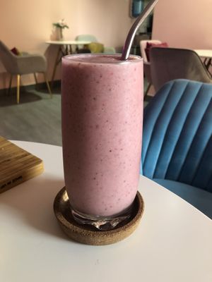Strawberry banana smoothie  #Veganuary at Ninna Homemade Bakery in Dubai