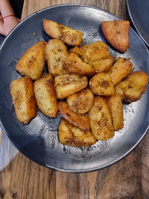 Fried potatoes at Happy Veggie - 天街素食 in Budapest
