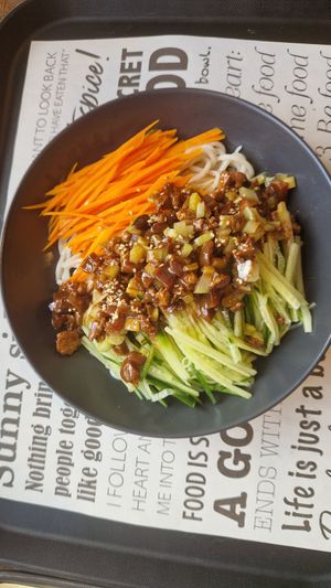Noddles with soy bean paste at Happy Veggie - 天街素食 in Budapest