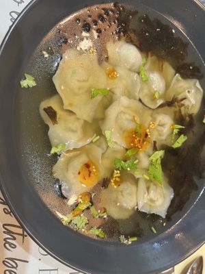 Wonton in brodo😋  at Happy Veggie - 天街素食 in Budapest