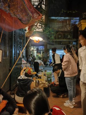  at Chay Vỉa Hè in Hanoi