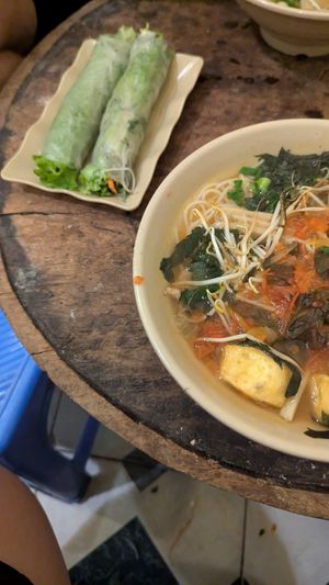  at Chay Vỉa Hè in Hanoi