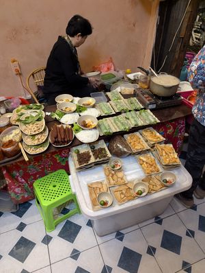  at Chay Vỉa Hè in Hanoi