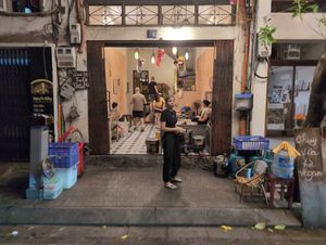 Front at Chay Vỉa Hè in Hanoi