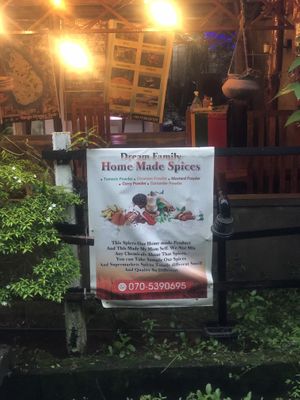 They sell spice mixes and delicious mango chutney   at Dream Family  in Tangalle