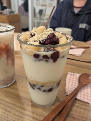 Vegan Bingsu (shaved ice dessert) at Mungmong Mannam - 뭉몽만남 in Gwangju