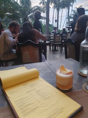  at Smoke & Bitters in Dikwella