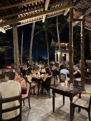 Beautiful holiday vibes 🌞   at Smoke & Bitters in Dikwella