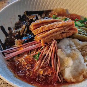 Cold noodles w/ Yuzu and Pickled Vegetables at Ggulggeok House - 꿀꺽하우스 in Busan