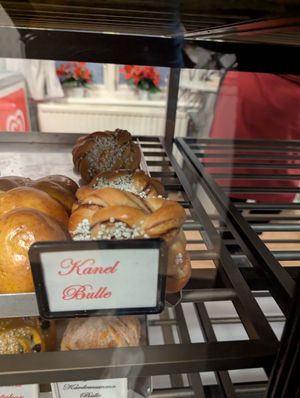  at Almas Café AB in Borlaenge