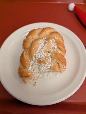  at Almas Café AB in Borlaenge