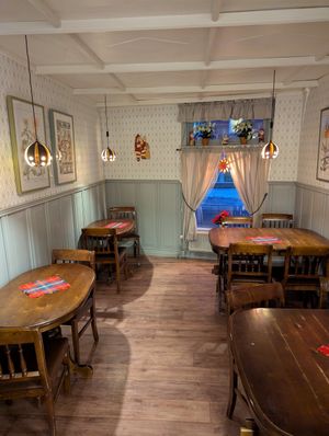  at Almas Café AB in Borlaenge