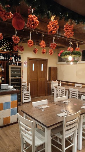 Ristorante at Al vicol'etto bistrot in Naples