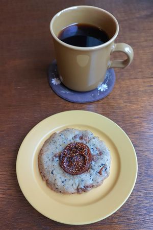 Cookie and coffee #Veganuary at Equil - 평형 in Seoul