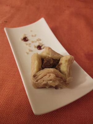 Baklava de pistacho (tienen de varios sabores y todos son veganos) at Entre Terres Restaurant in Girona