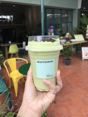 Avocado smoothie   at Mintnimal CNX in Chiang Mai