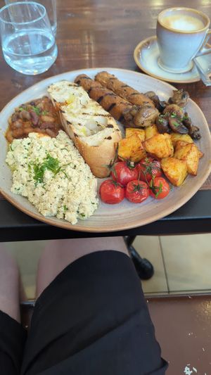 Vegan breakfast at Café Lurline in Katoomba