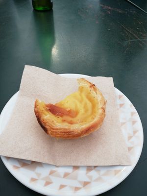 Pastel de nata vegano at Banana Cafe in Lisbon